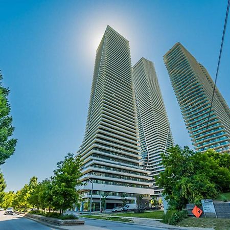 Condo In Parklawn & Lake Shore With Free Parking Close To Airport 多伦多 外观 照片