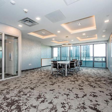 Condo In Parklawn & Lake Shore With Free Parking Close To Airport 多伦多 外观 照片