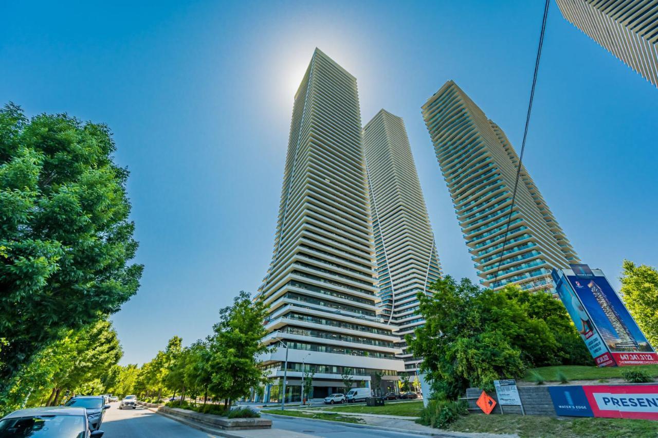 Condo In Parklawn & Lake Shore With Free Parking Close To Airport 多伦多 外观 照片