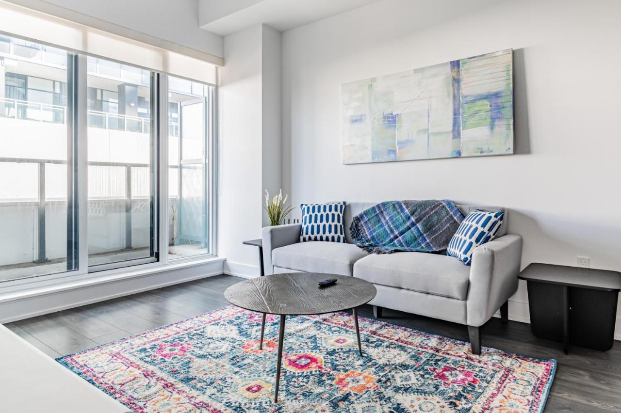 Condo In Parklawn & Lake Shore With Free Parking Close To Airport 多伦多 外观 照片