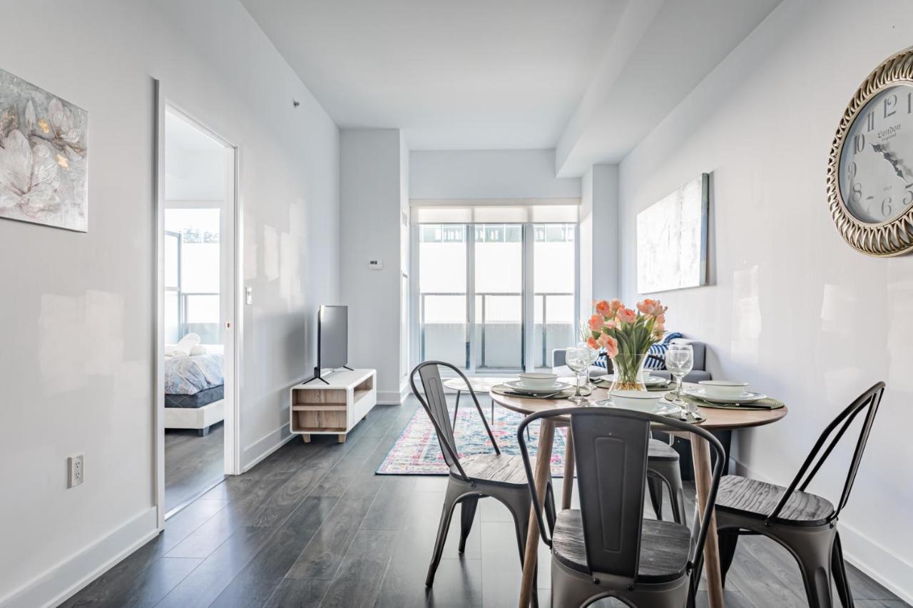 Condo In Parklawn & Lake Shore With Free Parking Close To Airport 多伦多 外观 照片