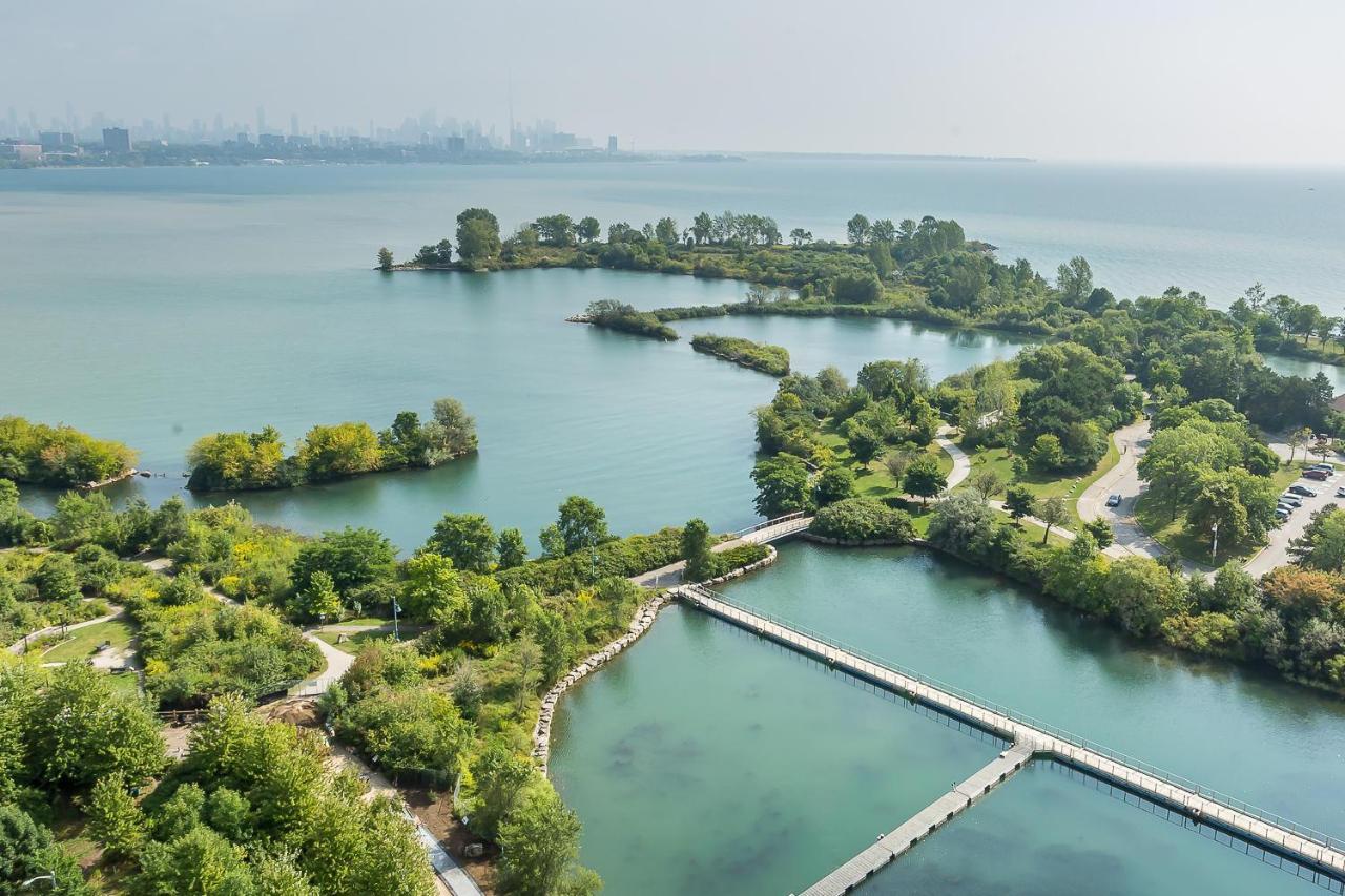 Condo In Parklawn & Lake Shore With Free Parking Close To Airport 多伦多 外观 照片