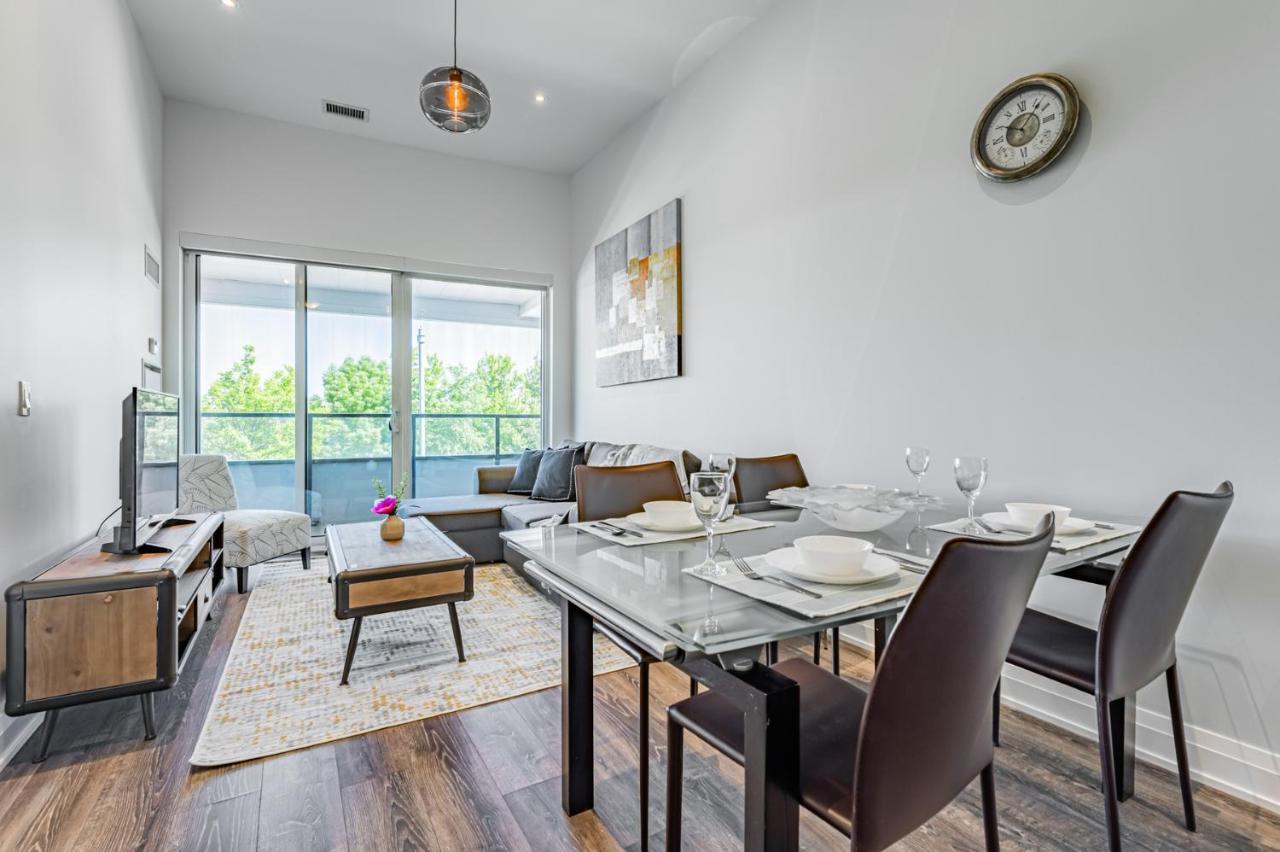Condo In Parklawn & Lake Shore With Free Parking Close To Airport 多伦多 外观 照片