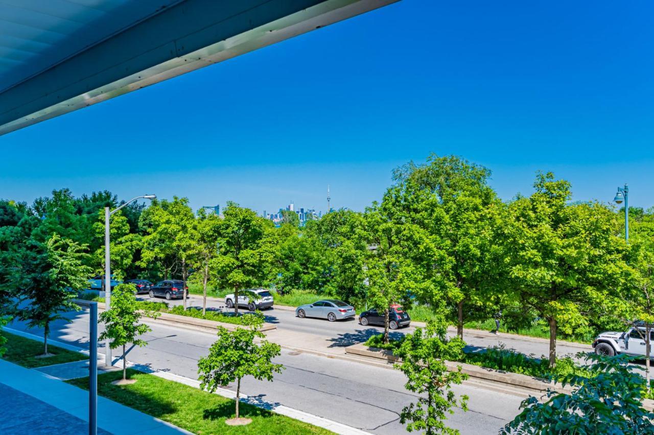 Condo In Parklawn & Lake Shore With Free Parking Close To Airport 多伦多 外观 照片