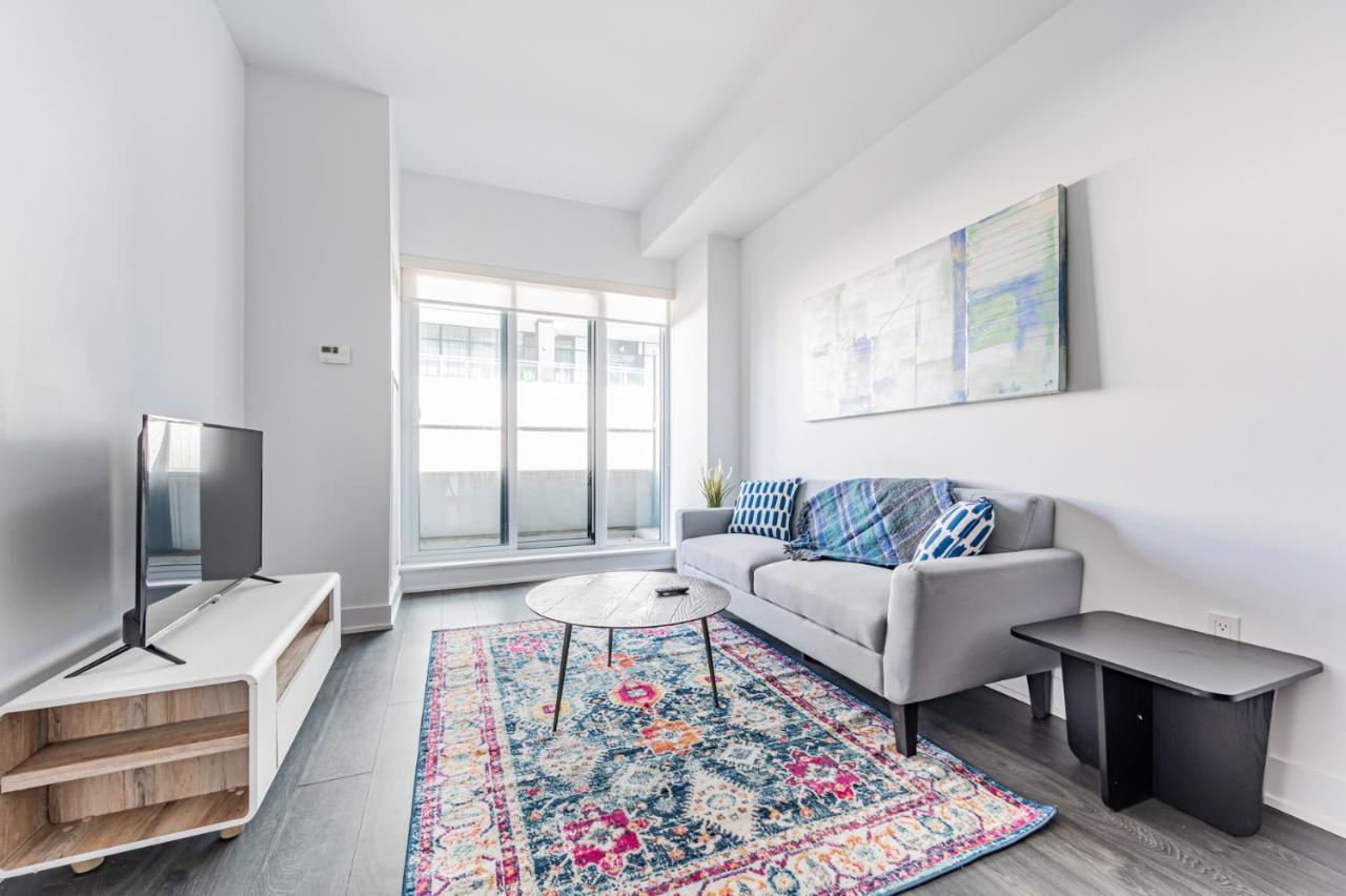 Condo In Parklawn & Lake Shore With Free Parking Close To Airport 多伦多 外观 照片
