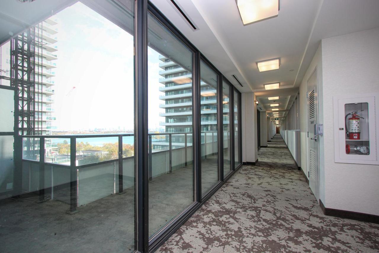 Condo In Parklawn & Lake Shore With Free Parking Close To Airport 多伦多 外观 照片