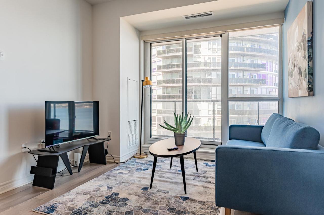 Condo In Parklawn & Lake Shore With Free Parking Close To Airport 多伦多 外观 照片
