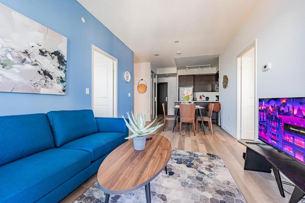 Condo In Parklawn & Lake Shore With Free Parking Close To Airport 多伦多 外观 照片
