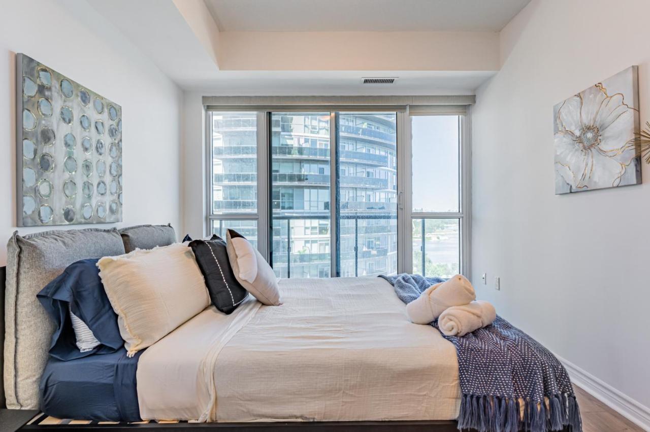 Condo In Parklawn & Lake Shore With Free Parking Close To Airport 多伦多 外观 照片